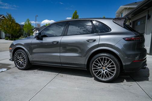 Gray 2019 Porsche Cayenne Cayenne S