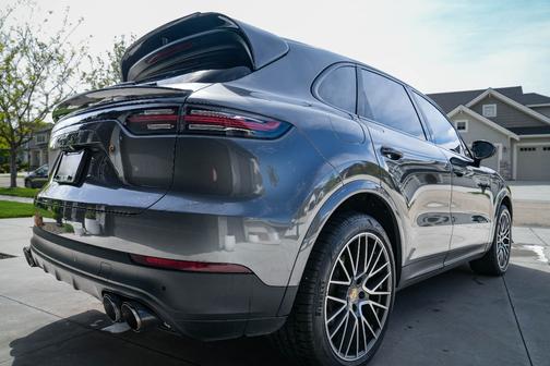 Gray 2019 Porsche Cayenne Cayenne S