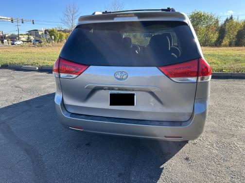 2012 Toyota Sienna LE