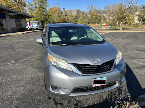 2012 Toyota Sienna LE