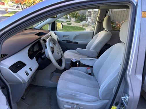 2012 Toyota Sienna LE