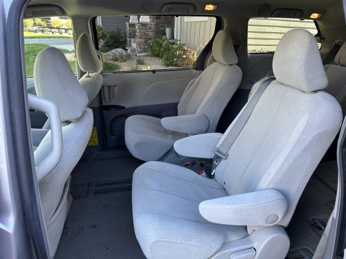 2012 Toyota Sienna LE
