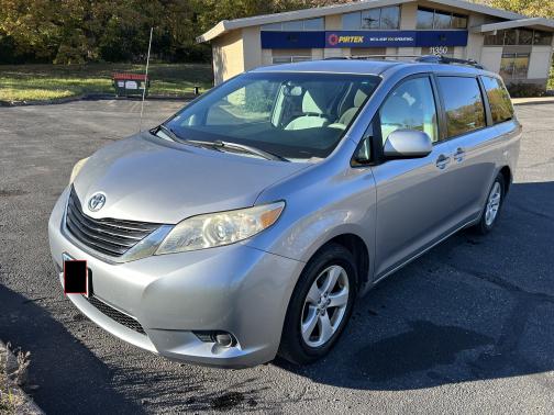 2012 Toyota Sienna LE