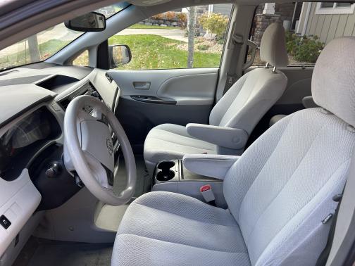 2012 Toyota Sienna LE
