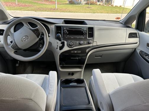 2012 Toyota Sienna LE