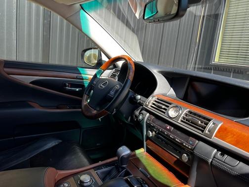 White 2013 Lexus LS 460 Base