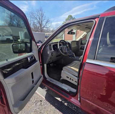 2015 Lincoln Navigator Base
