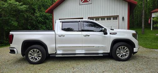 White 2023 GMC Sierra 1500 Denali