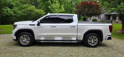 White 2023 GMC Sierra 1500 Denali
