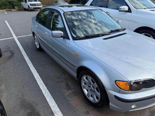 Silver 2004 BMW 325 i