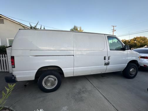2001 Ford E250 Cargo