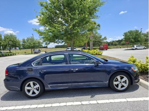 2012 Volkswagen Passat 2.5 SE