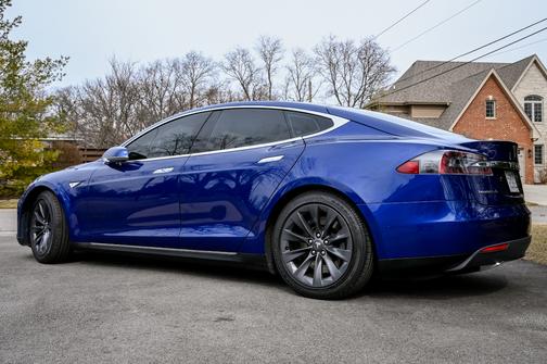 2016 Tesla Model S 90D