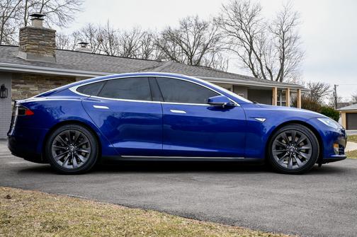 2016 Tesla Model S 90D