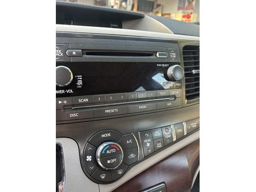 2014 Toyota Sienna XLE