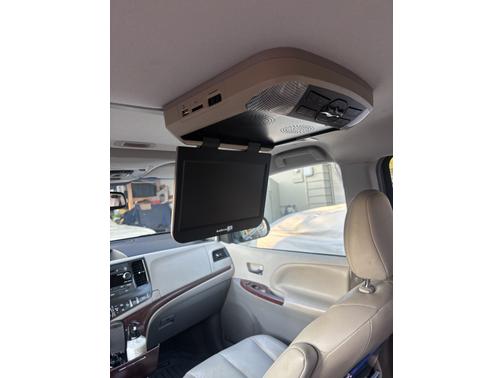 2014 Toyota Sienna XLE