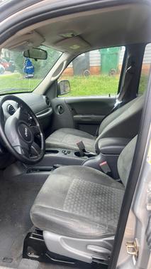 Gray 2007 Jeep Liberty Sport