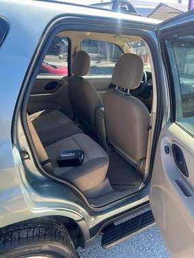 Green 2005 Ford Escape XLS