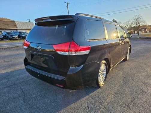Black 2014 Toyota Sienna XLE