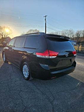 Black 2014 Toyota Sienna XLE