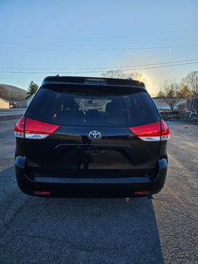 Black 2014 Toyota Sienna XLE