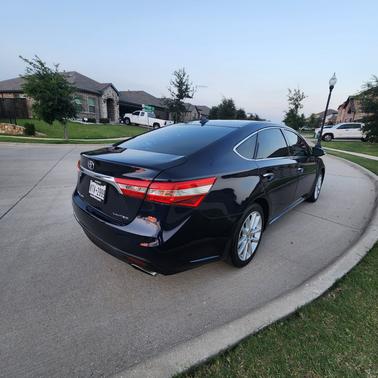 Blue 2013 Toyota Avalon XLE