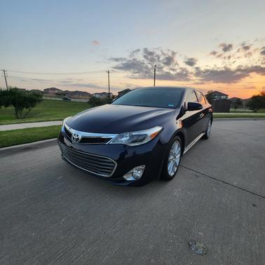 Blue 2013 Toyota Avalon XLE