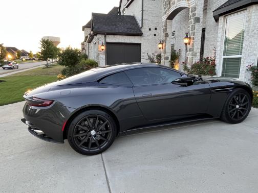 2018 Aston Martin DB11 V12