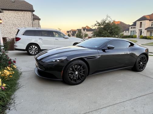 2018 Aston Martin DB11 V12
