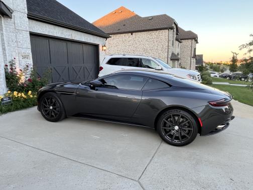 2018 Aston Martin DB11 V12