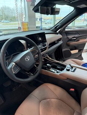 2026 Toyota Grand Highlander Hybrid MAX Platinum