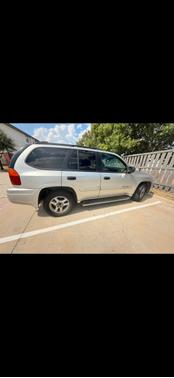 Beige 2004 GMC Envoy SLE