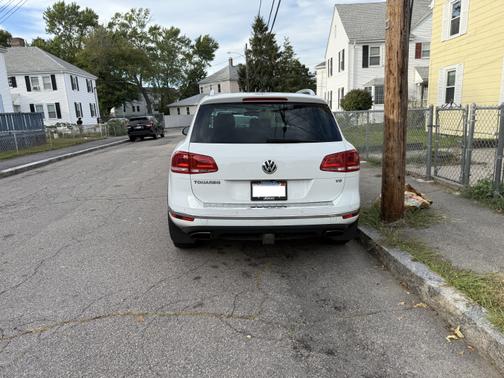 2016 Volkswagen Touareg VR6 Lux