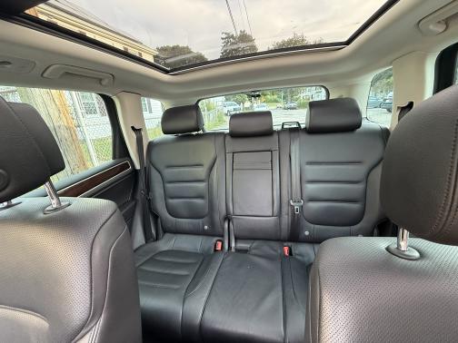 2016 Volkswagen Touareg VR6 Lux
