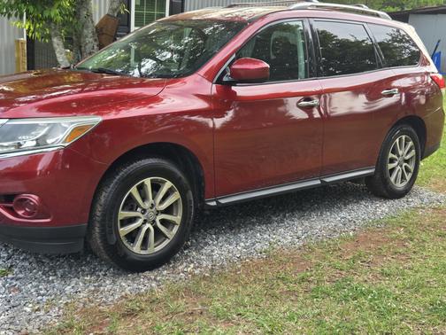 2014 Nissan Pathfinder SV