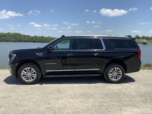 2022 GMC Yukon XL SLT