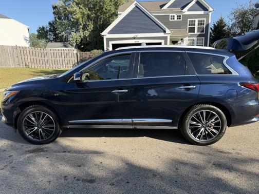 2016 INFINITI QX60 Base