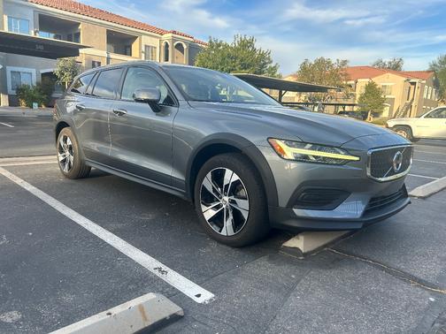 2020 Volvo V60 Cross Country T5