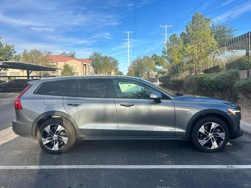 2020 Volvo V60 Cross Country T5