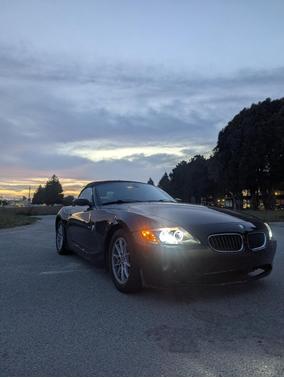 Black 2005 BMW Z4 2.5i Roadster