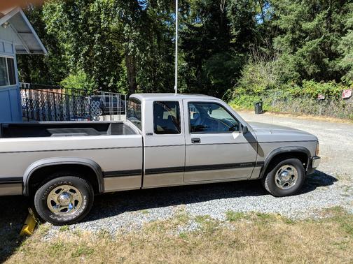 Silver 1996 Dodge Dakota Club Cab