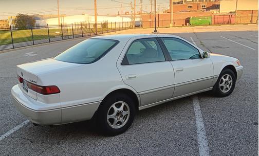 1999 Toyota Camry LE