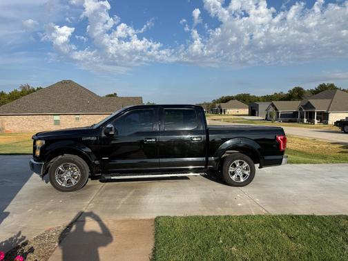 Black 2016 Ford F-150 Lariat