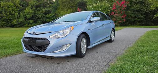 Blue 2013 Hyundai SONATA Hybrid Base