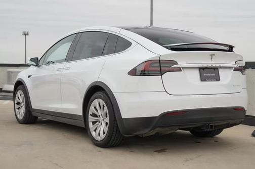 White 2019 Tesla Model X Long Range