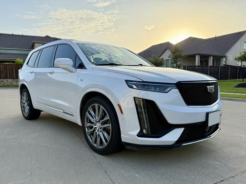 White 2020 Cadillac XT6 Sport AWD