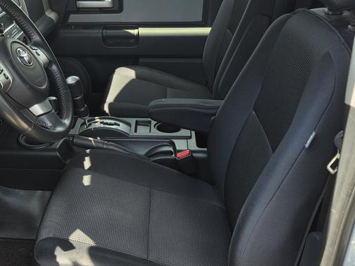 2014 Toyota FJ Cruiser Base