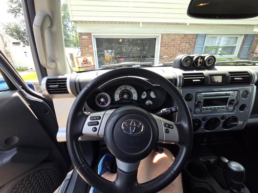 2014 Toyota FJ Cruiser Base