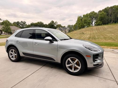 Silver 2021 Porsche Macan Macan