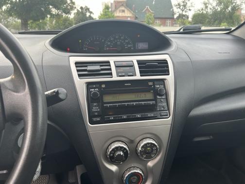 2012 Toyota Yaris Base